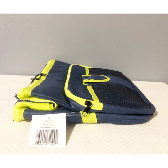 Trueliving 24 Can Soft Side Cooler, NEW,
Navy Blue & Neon Yellow - Picture 6 of 7